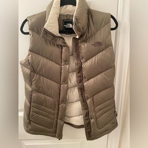 Womens North face puffer vest. Beautiful brown and cream tones